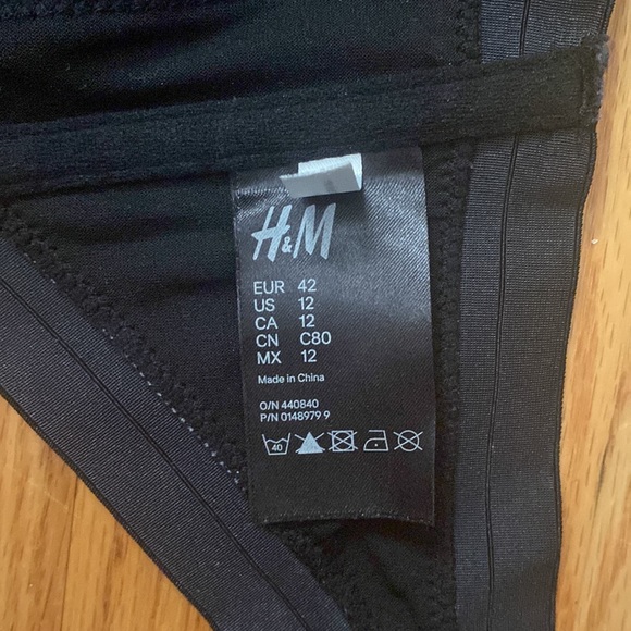 H&M swimsuit top size 12 - Picture 4 of 6